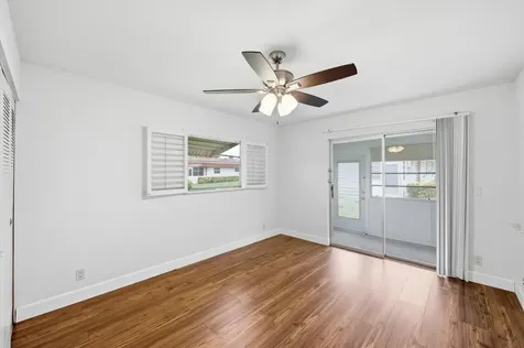 28 Seville 'B' Delray Beach FL 33446