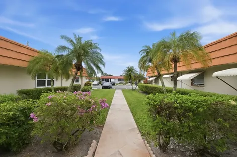28 Seville 'B' Delray Beach FL 33446