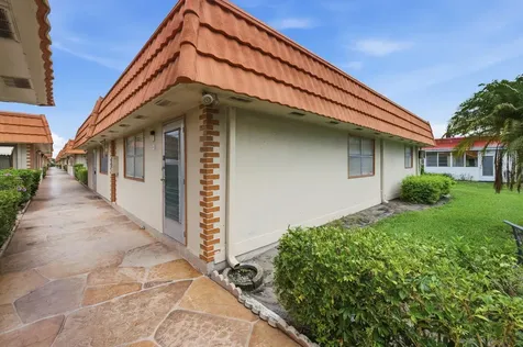 28 Seville 'B' Delray Beach FL 33446