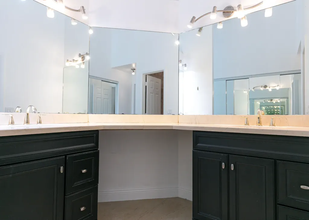 3530 Magellan Circle Aventura FL 33180