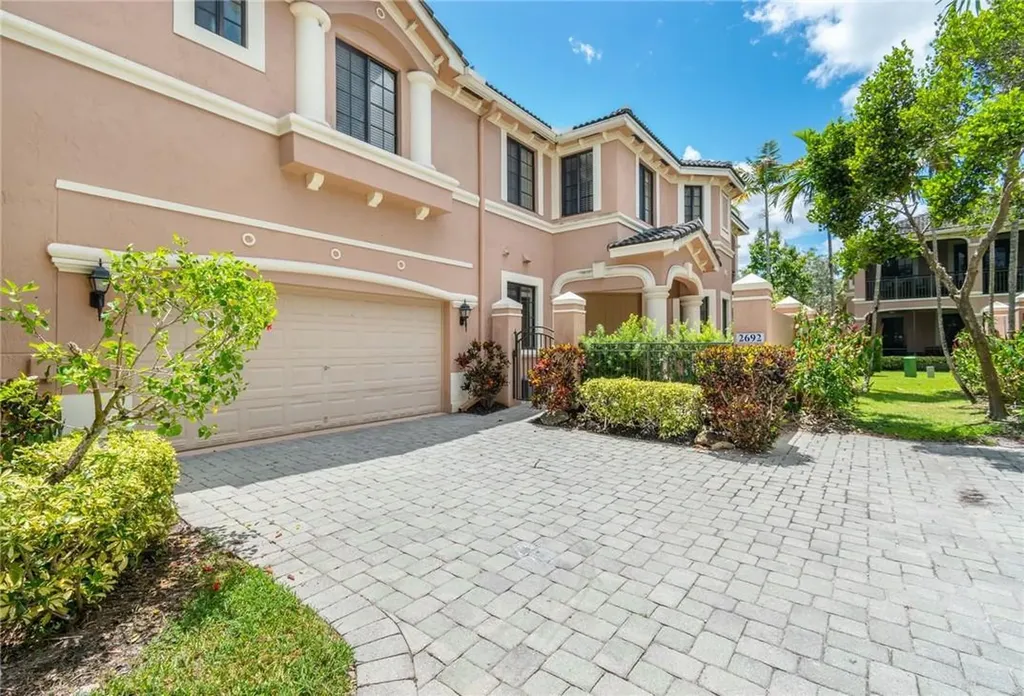 2692 Center Court Drive Weston FL 33332