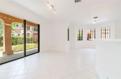 2692 Center Court Drive Weston FL 33332