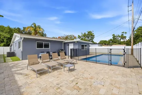 6444 Oak Street Hollywood FL 33024