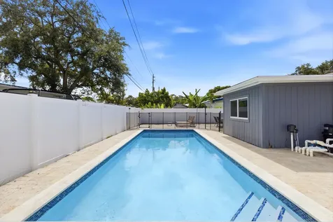 6444 Oak Street Hollywood FL 33024