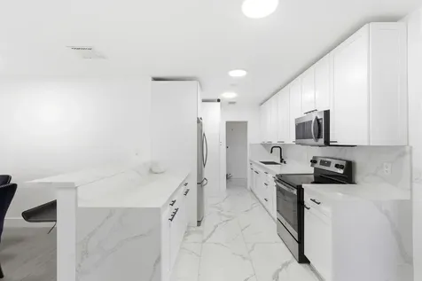6444 Oak Street Hollywood FL 33024