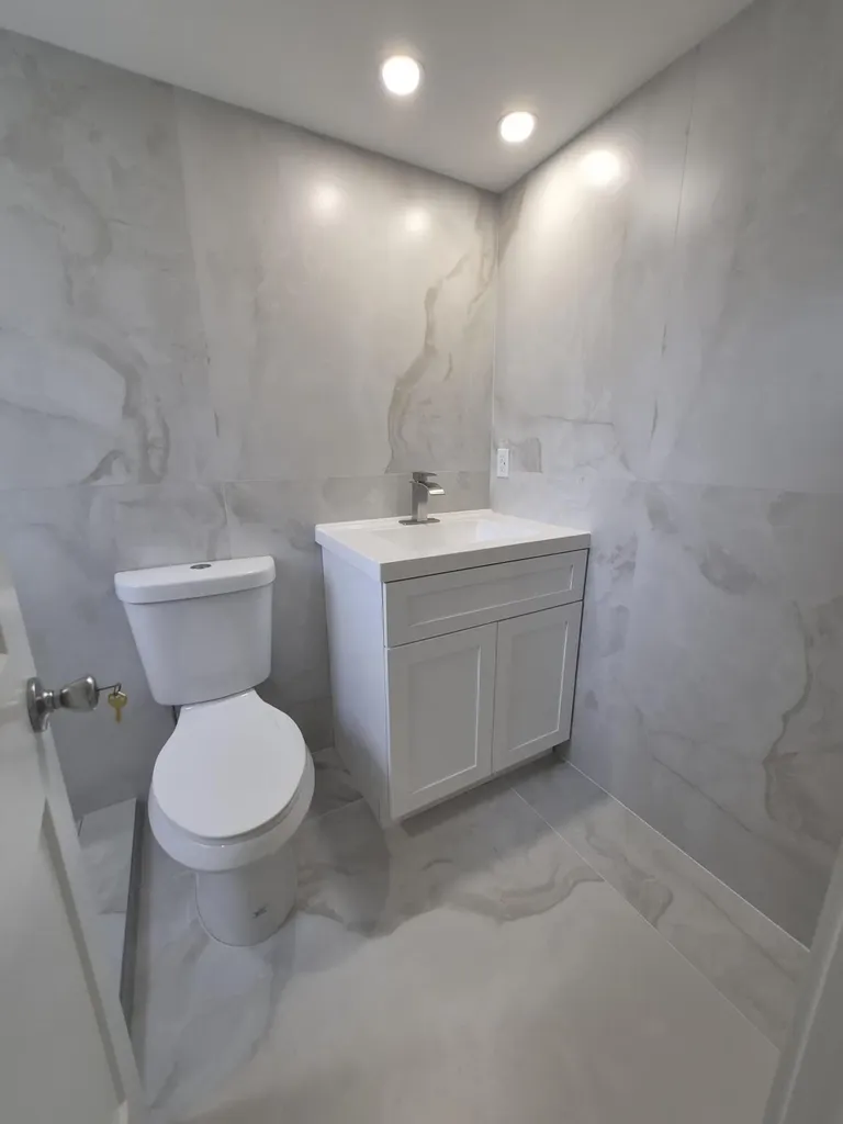 87 Bedford D West Palm Beach FL 33417