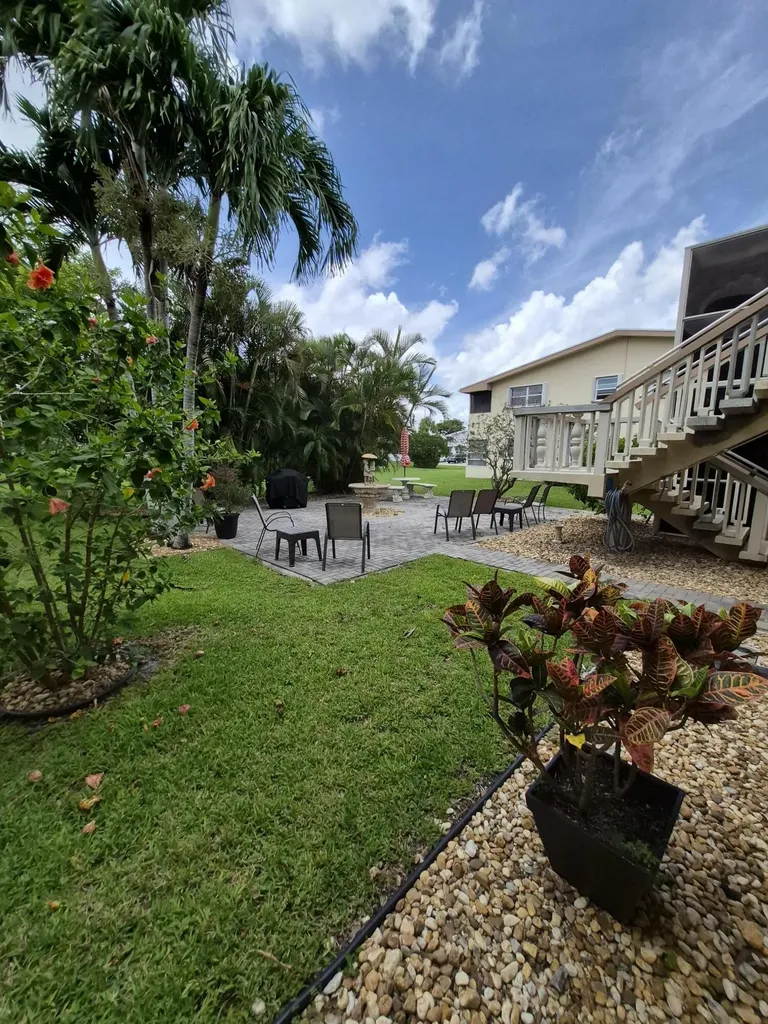 87 Bedford D West Palm Beach FL 33417