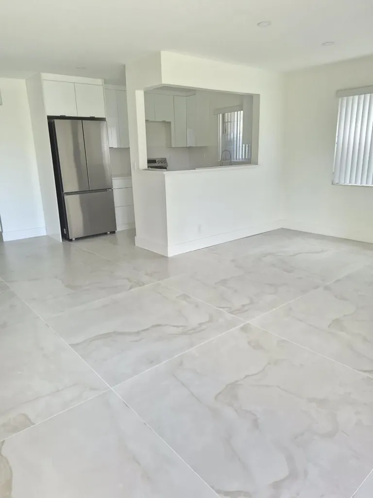 87 Bedford D West Palm Beach FL 33417