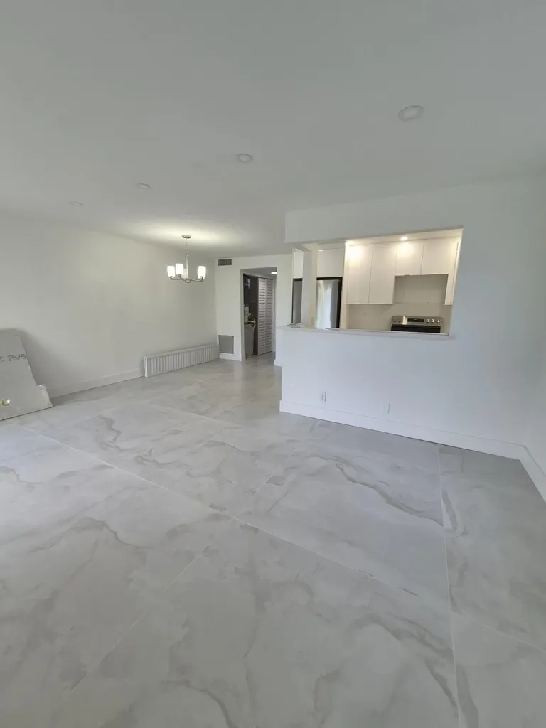 87 Bedford D West Palm Beach FL 33417