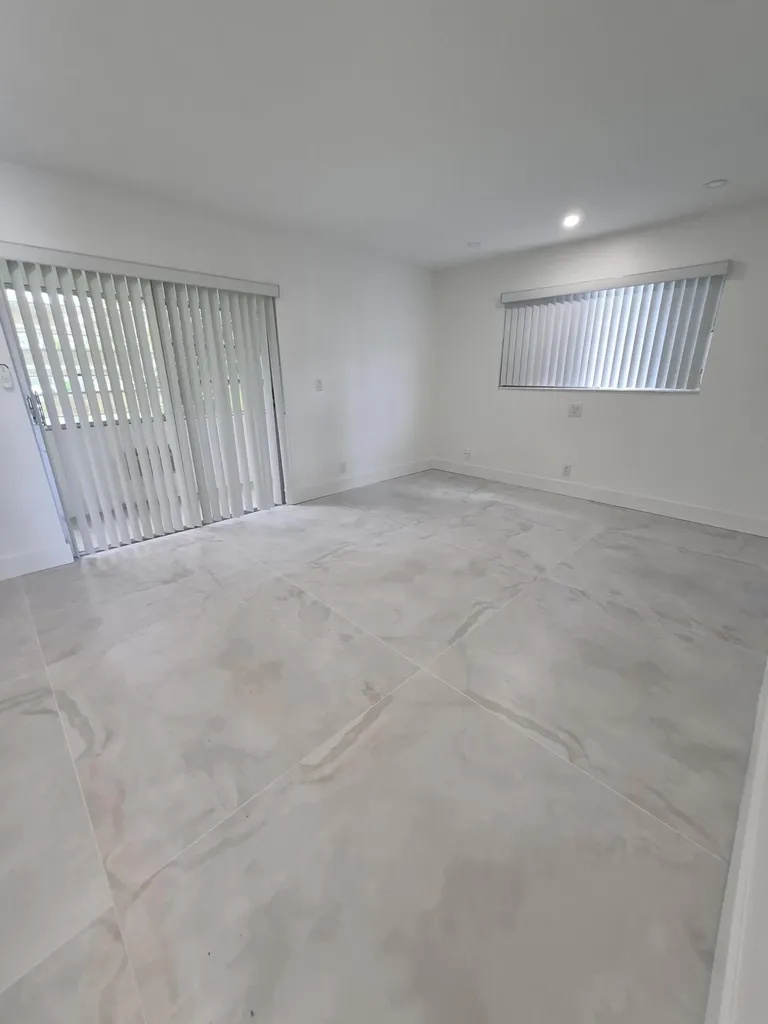 87 Bedford D West Palm Beach FL 33417