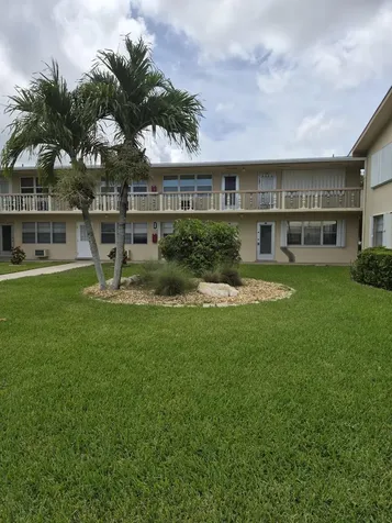 87 Bedford D West Palm Beach FL 33417