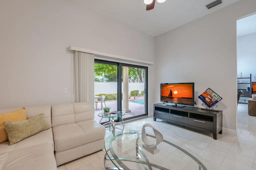 23264 N Mirabella Circle Circle N Boca Raton FL 33433