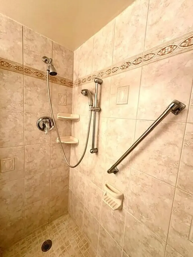 116 Windsor F West Palm Beach FL 33417