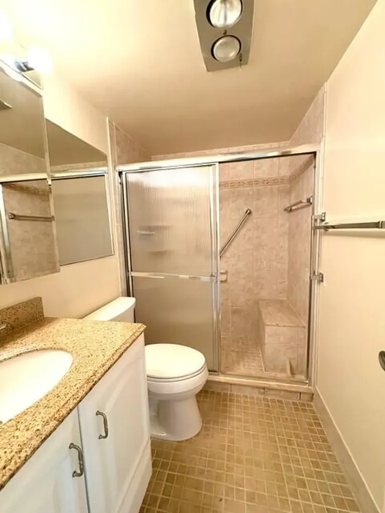 116 Windsor F West Palm Beach FL 33417