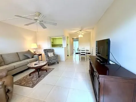 116 Windsor F West Palm Beach FL 33417