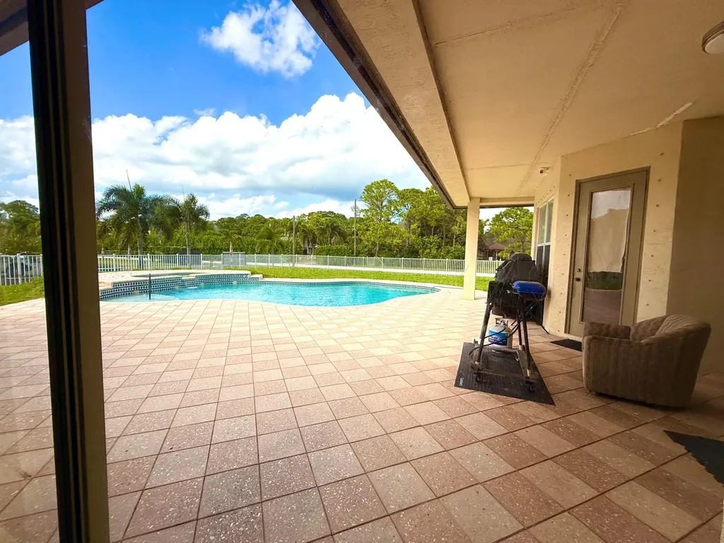 6613 Hall Boulevard The Acreage FL 33470