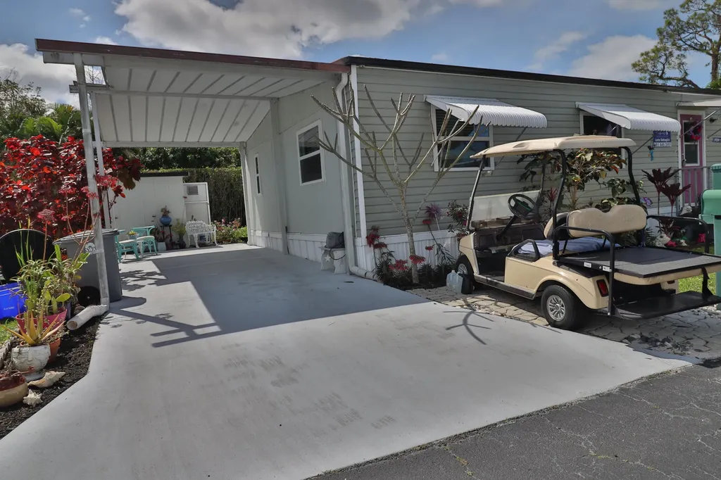 1011 Andros Boynton Beach FL 33436
