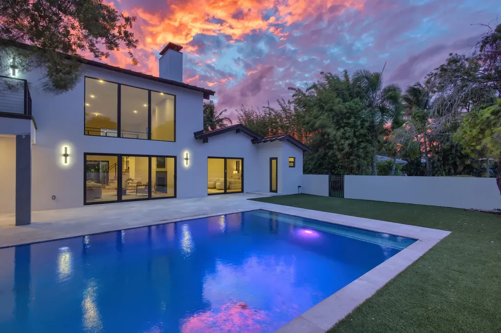 868 Country Club Drive North Palm Beach FL 33408