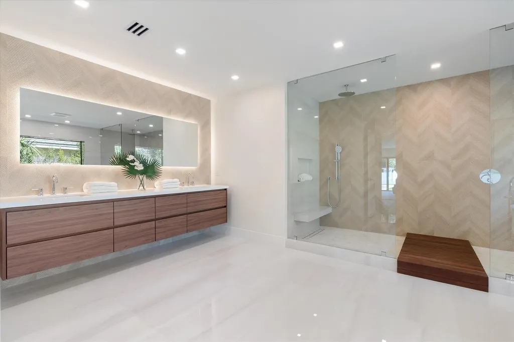 868 Country Club Drive North Palm Beach FL 33408
