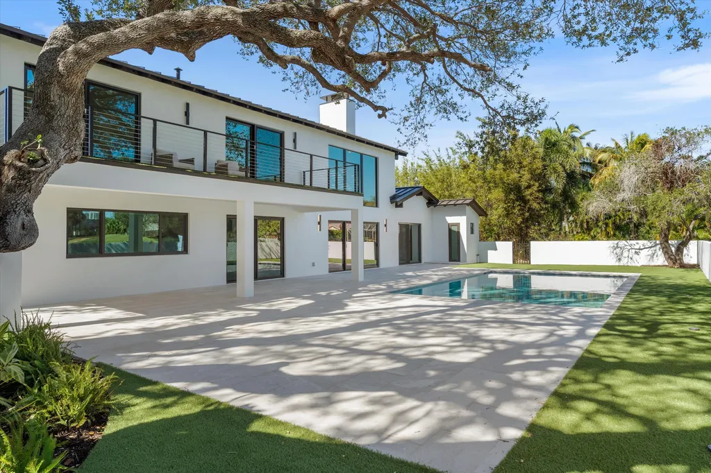 868 Country Club Drive North Palm Beach FL 33408