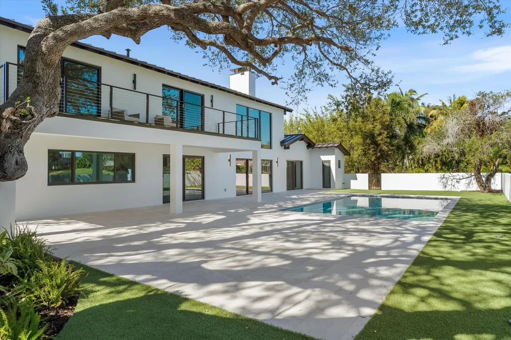 868 Country Club Drive North Palm Beach FL 33408