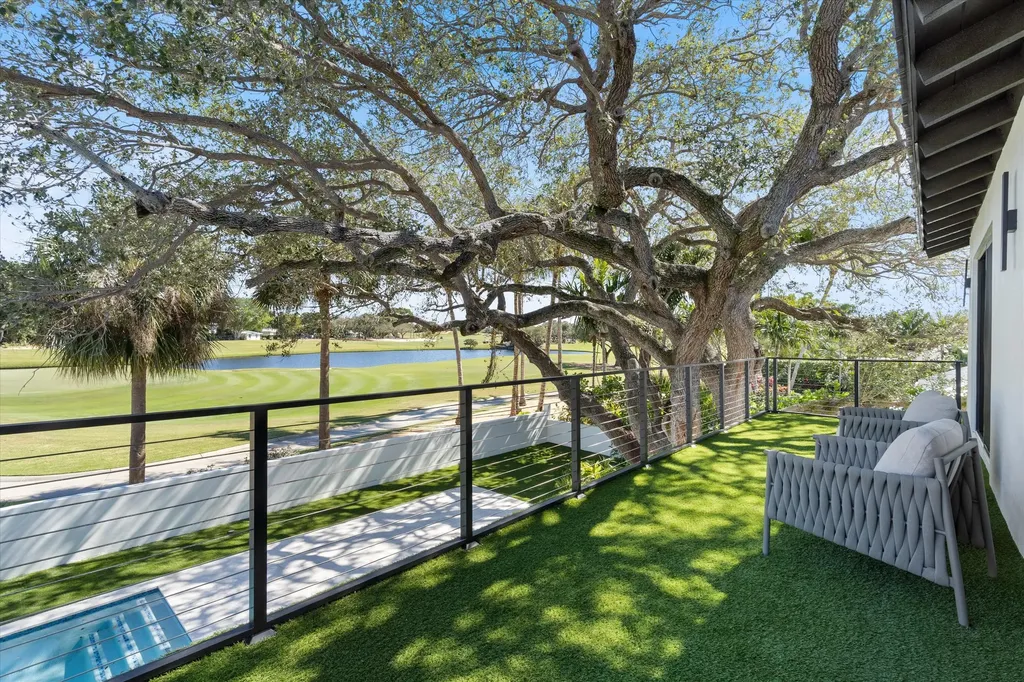 868 Country Club Drive North Palm Beach FL 33408