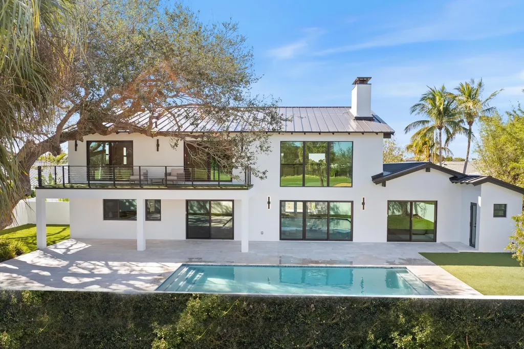 868 Country Club Drive North Palm Beach FL 33408