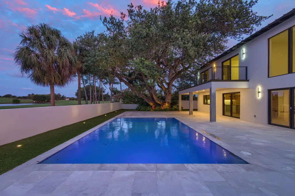 868 Country Club Drive North Palm Beach FL 33408