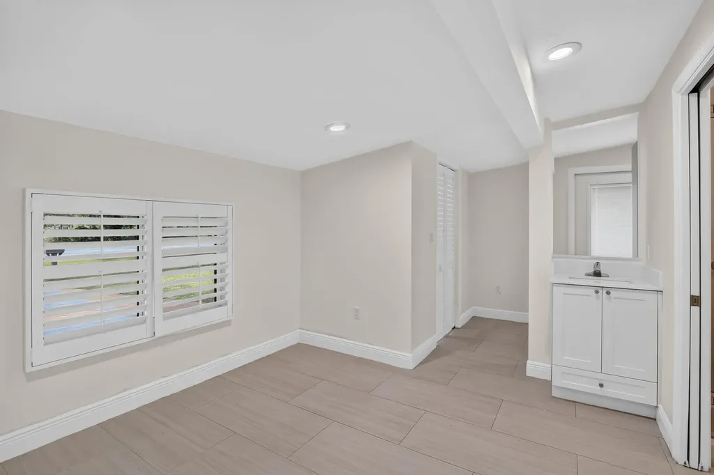 1101 E Country Club Circle Plantation FL 33317