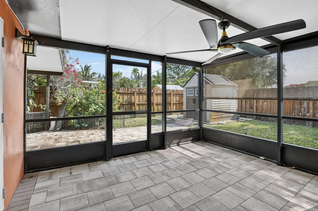 1101 E Country Club Circle Plantation FL 33317