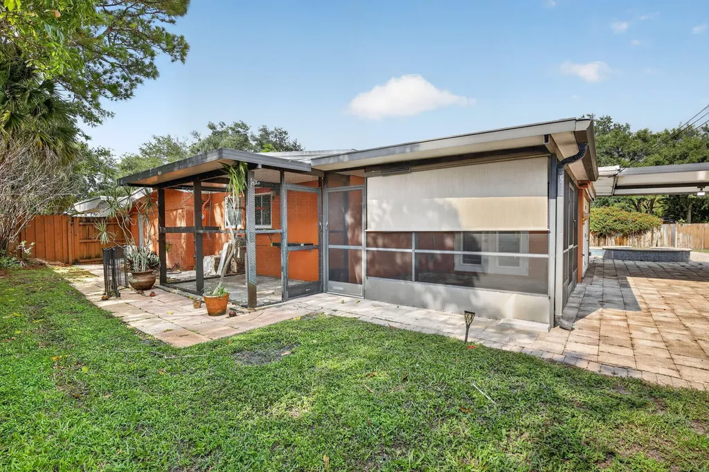 1101 E Country Club Circle Plantation FL 33317