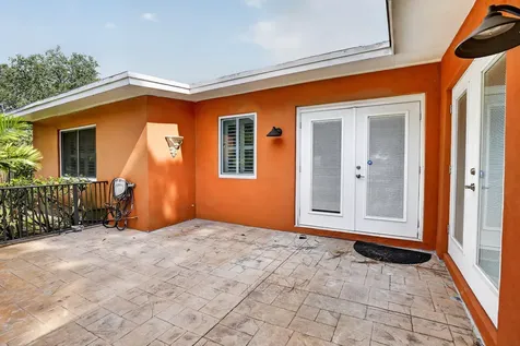 1101 E Country Club Circle Plantation FL 33317