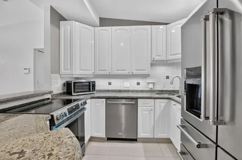 1101 E Country Club Circle Plantation FL 33317