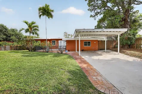 1101 E Country Club Circle Plantation FL 33317