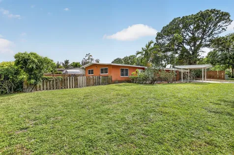 1101 E Country Club Circle Plantation FL 33317