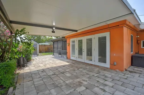 1101 E Country Club Circle Plantation FL 33317