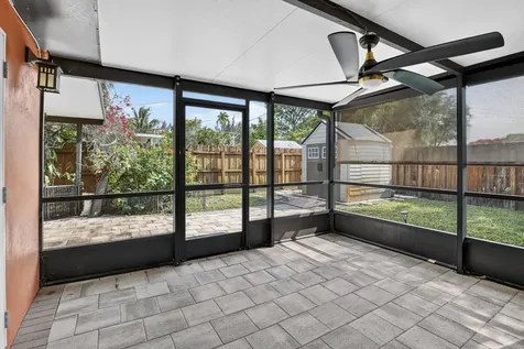 1101 E Country Club Circle Plantation FL 33317