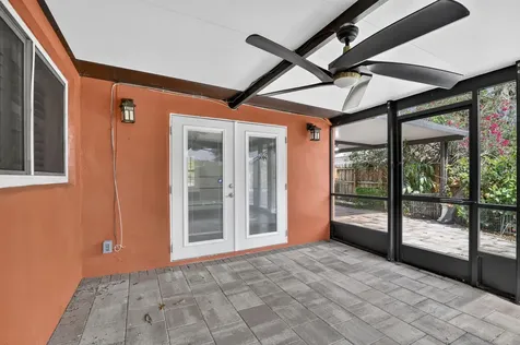 1101 E Country Club Circle Plantation FL 33317