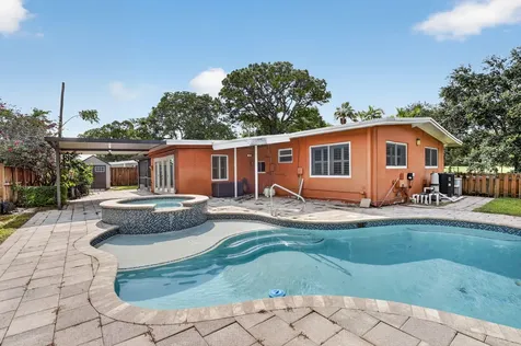 1101 E Country Club Circle Plantation FL 33317
