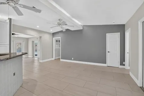 1101 E Country Club Circle Plantation FL 33317