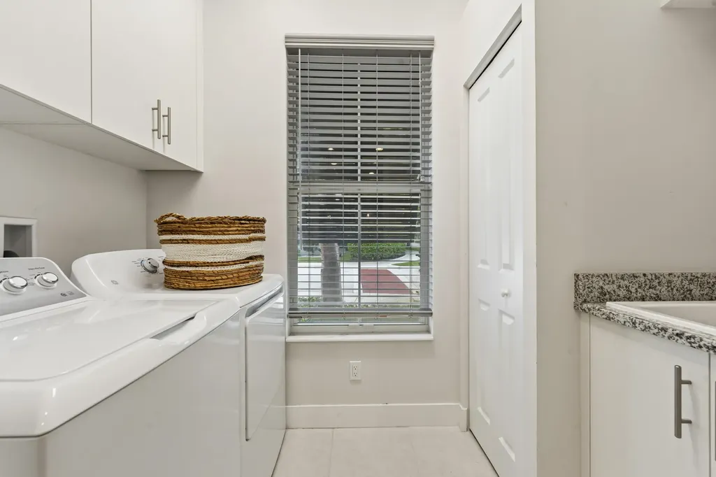 4916 Pointe Midtown Way Palm Beach Gardens FL 33418
