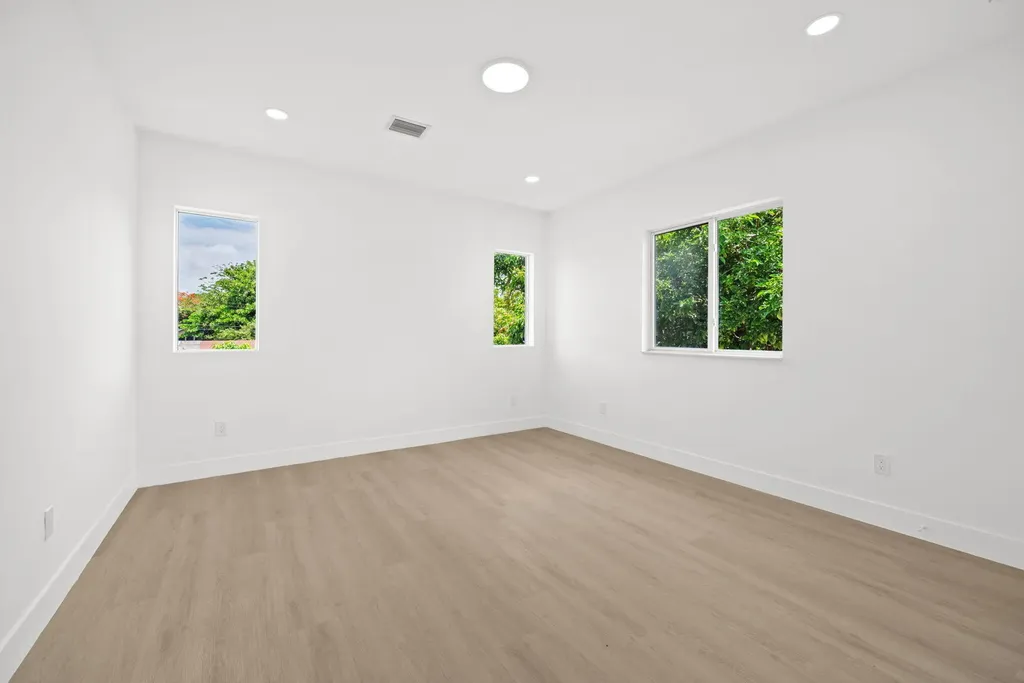 1355 NW 42nd Street Miami FL 33142