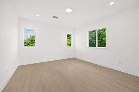 1355 NW 42nd Street Miami FL 33142