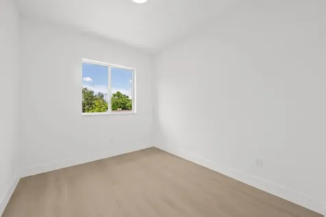 1355 NW 42nd Street Miami FL 33142