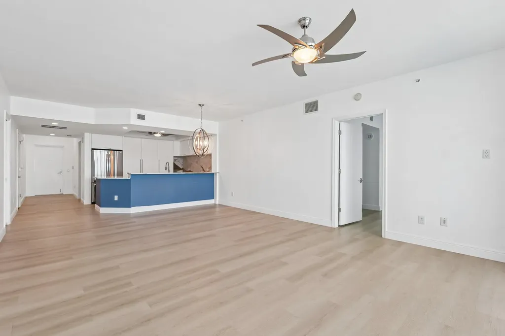 2650 Lake Shore Drive Riviera Beach FL 33404