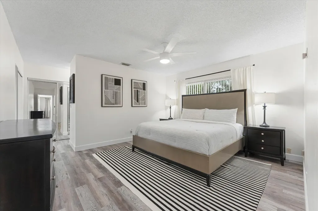 6515 SW 8th Place North Lauderdale FL 33068