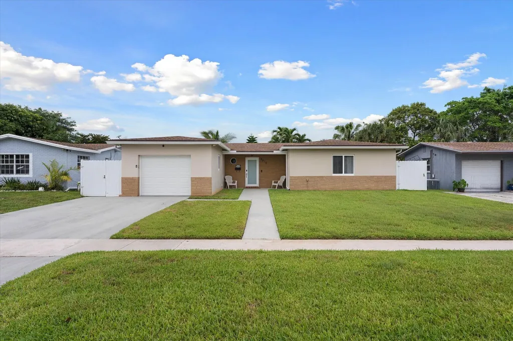 6515 SW 8th Place North Lauderdale FL 33068