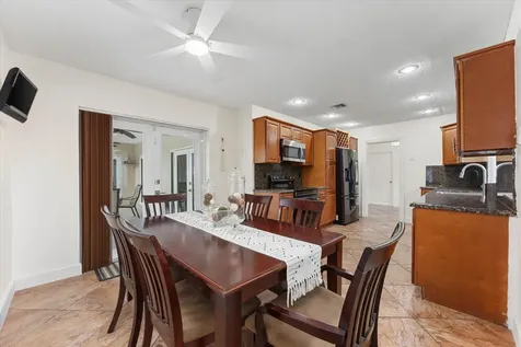 6515 SW 8th Place North Lauderdale FL 33068
