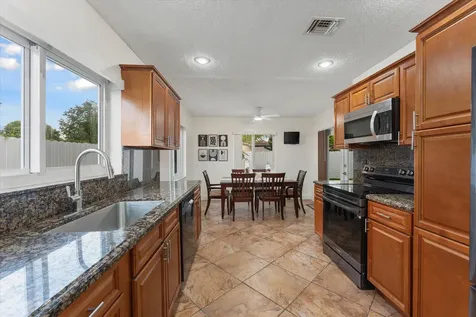 6515 SW 8th Place North Lauderdale FL 33068
