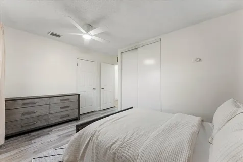 6515 SW 8th Place North Lauderdale FL 33068